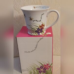 NIB MARY KAY "Bee" Mug